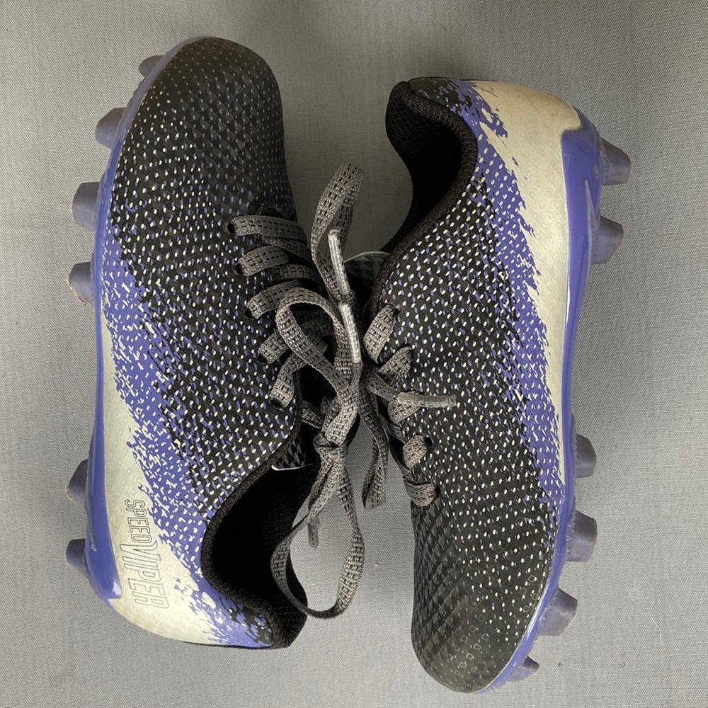 Toddler girls soccer cleats Size 10